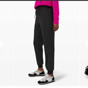 EUC Lululemon Black Keep Moving Jogger Pants SZ 4